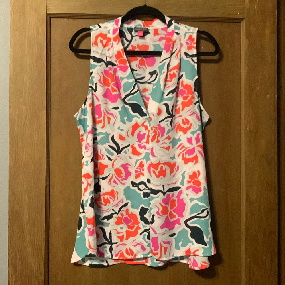 Vince Camuto top size L